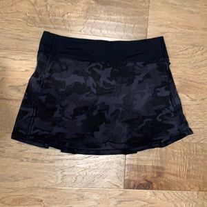 Lululemon size 8 tall black camo skort
